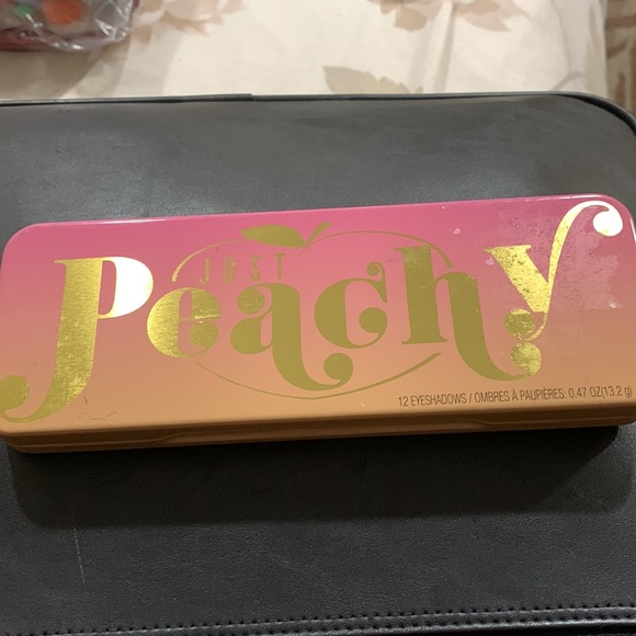 Just peachy woman,s eyeshadow - Picture 3 of 4